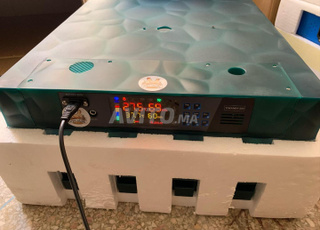 حاضنة احترافية لـ 64 بيضة