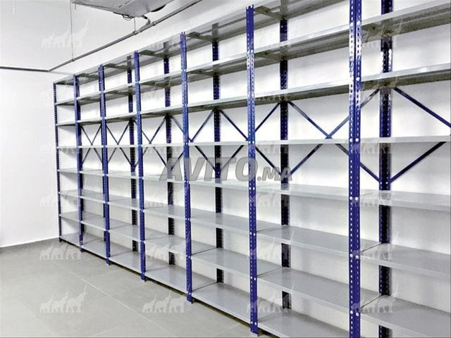 Rayonnage en métal d'archive 