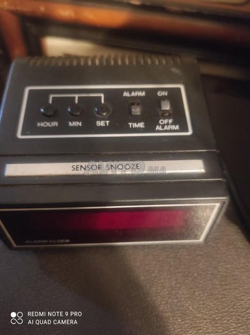 petit radio reveil sony vintage