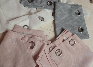 rideaux en bon état comme neuf 