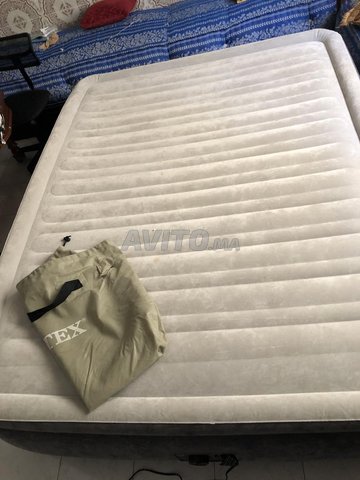 lit gonflable confortable 2 place marque intex