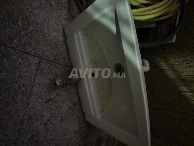 lavabos de salle de bain avec mélangeur  - 2