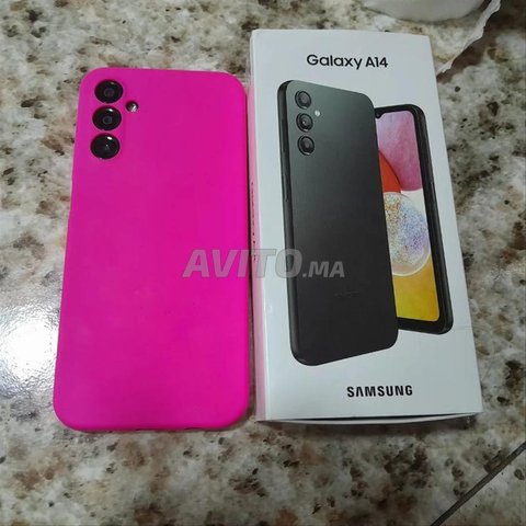Samsung galaxy a14 bon état plus chargeur 
