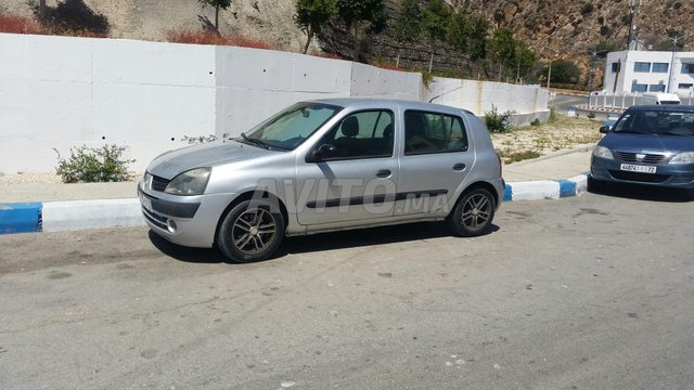 Renault Clio Essence Manuelle 2005 à Al Hoceima