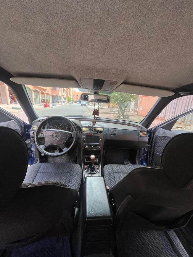 Mercedes-Benz220