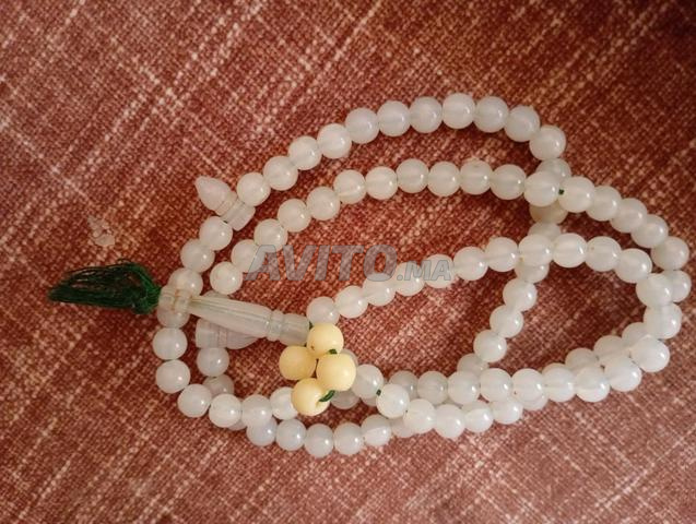 تسبيح مضئ بليل من الاحجار الكريمة قديم بزاف 