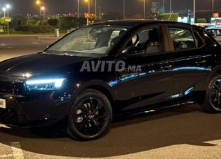 Location de voiture Opel Corsa noire