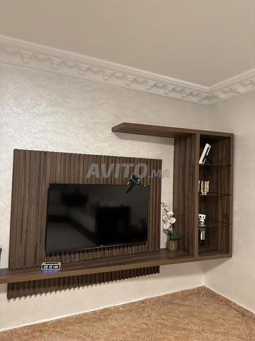 Meuble télé mural bois moderne avec étagères - 2