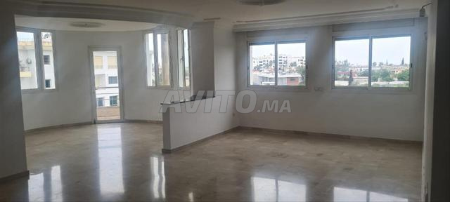 Très appartement à louer sans vis-à-vis très ensoleillé à Hay Ryad