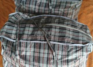 جوج صكان كبار تاع شمال مليئين بالملابس