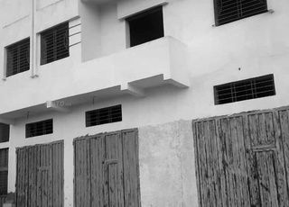 2 appartements et 3 magasins