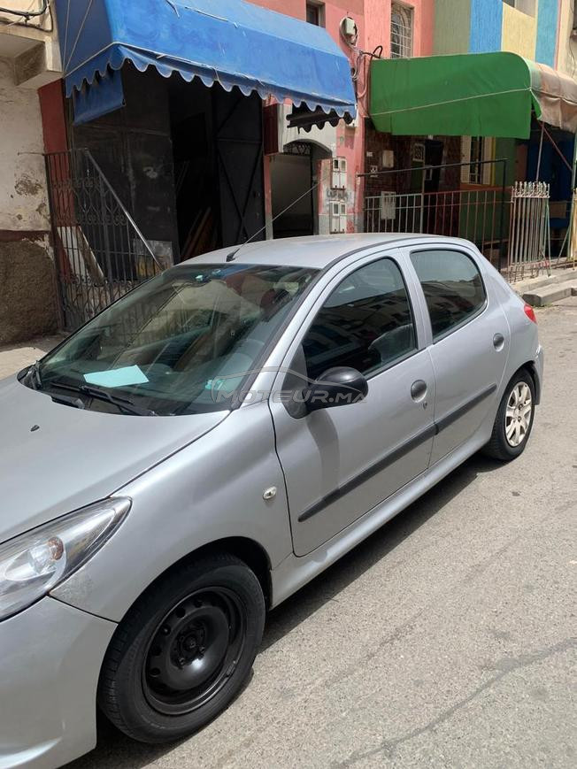 Peugeot 206 Essence Manuelle 2011 à Casablanca