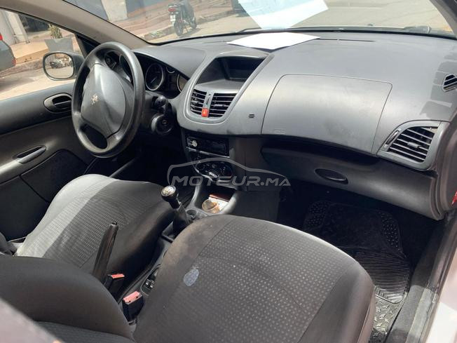 Peugeot 206 Essence Manuelle 2011 à Casablanca