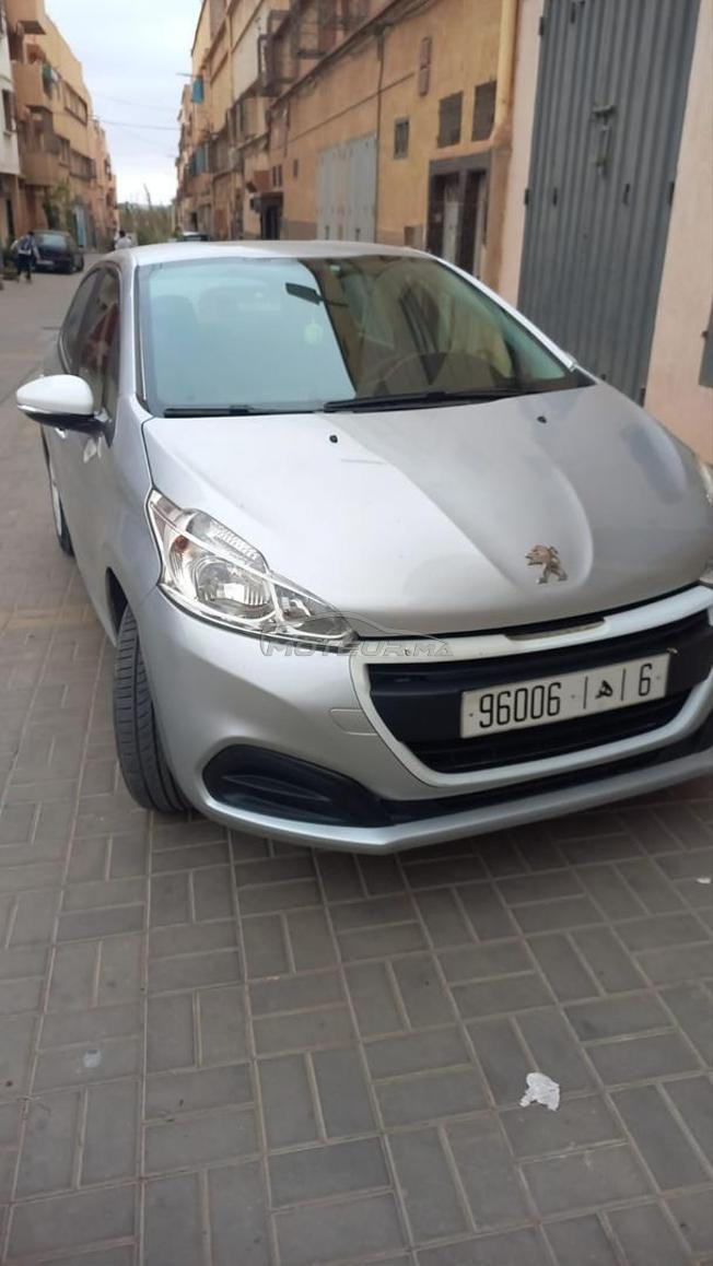 peugeot 208 modéle 2017 