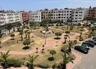 Un bel appartement rénové situé au dernier étage