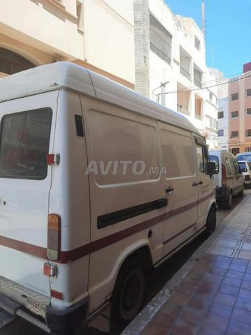 Mercedes-Benz 207D Diesel Manuelle 1982 à Nador - 2