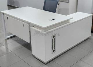 Mobilier de Bureau Moderne et Élégant