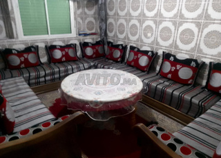 صالون للضيوف بحالة شبه جديد أي جيد جدا