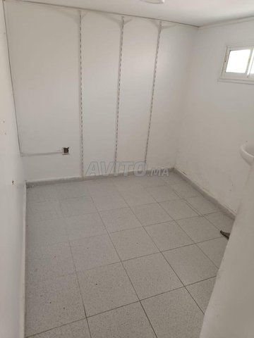 magasin pour vêtement a moustakbal a louer 