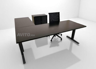 Bureau angle de direction armoire et chaise