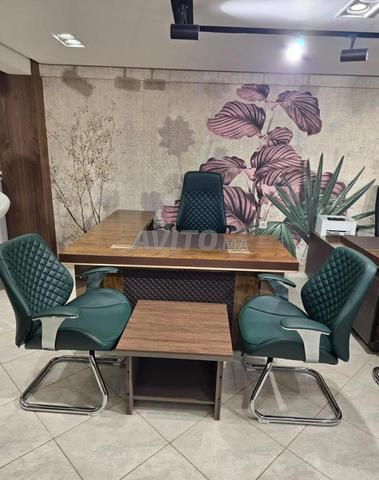 Équipez votre société avec du mobilier d'importé