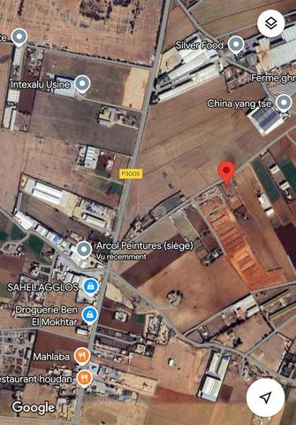 Terrain pas loin de atlas et arcol lkhyayeta