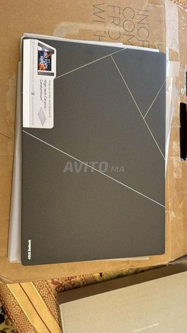 PC portable ASUS Zenbook S 16 UM5606WA