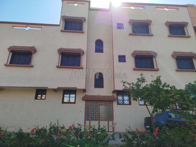 Maison a vendre , composée de 5 appartements