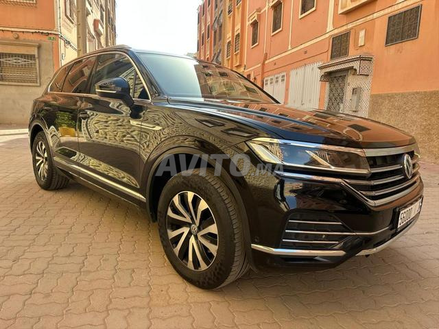 Voiture disponible à Fès et à Agadir.