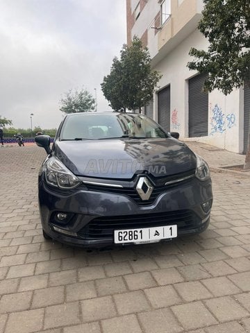 Clio 4 automatique 3aamra.120 alf km 