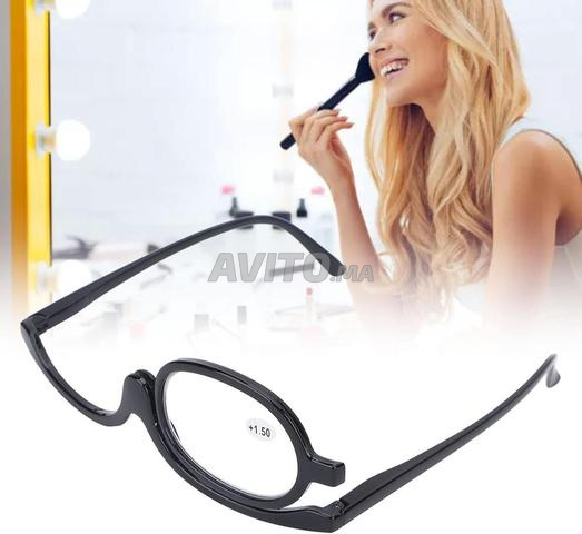 Lunettes de maquillage grossissantes pliables vers le bas - 2