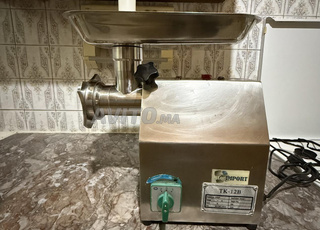 مفرمة كهربائية مستوردة بحالة جيدة جدا