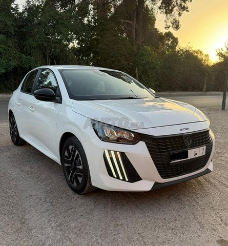 Peugeot 208 Diesel Manuelle 2024 à Marrakech