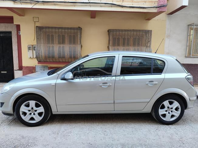 Opel Astra Essence Manuelle 2009 à Azrou