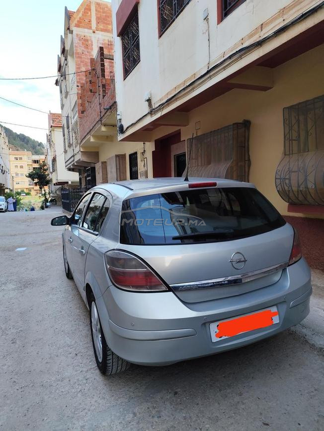 Opel Astra Essence Manuelle 2009 à Azrou