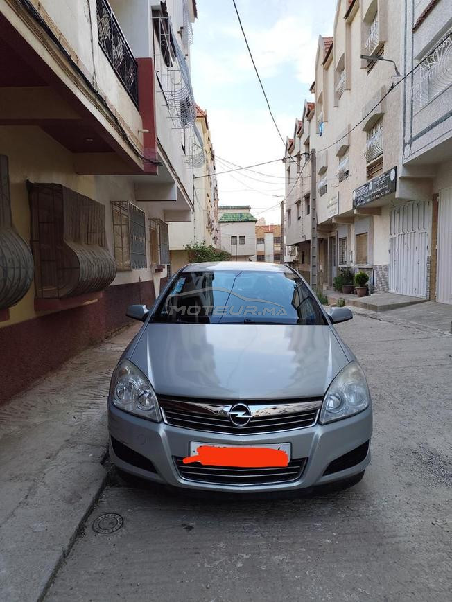 Opel Astra Essence Manuelle 2009 à Azrou