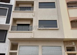 2 Magasins commerciaux à vendre