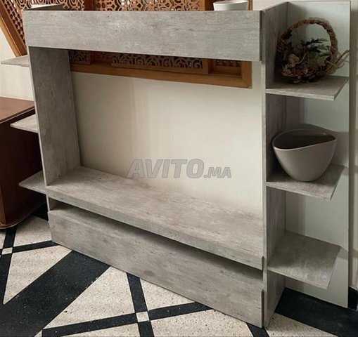 Meuble TV moderne avec étagères – Design épuré