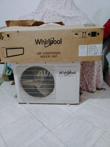  climatiseur  whirlpool 18000btu en très bon état 
