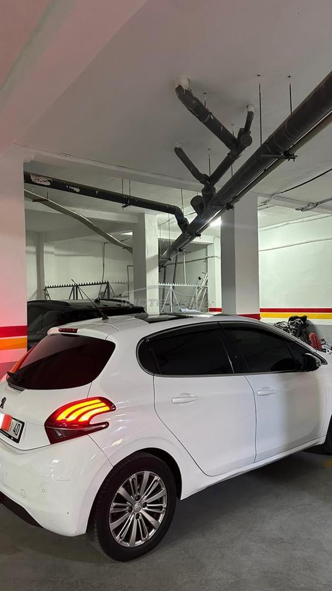 Peugeot 208 Diesel Manuelle 2019 à Tanger