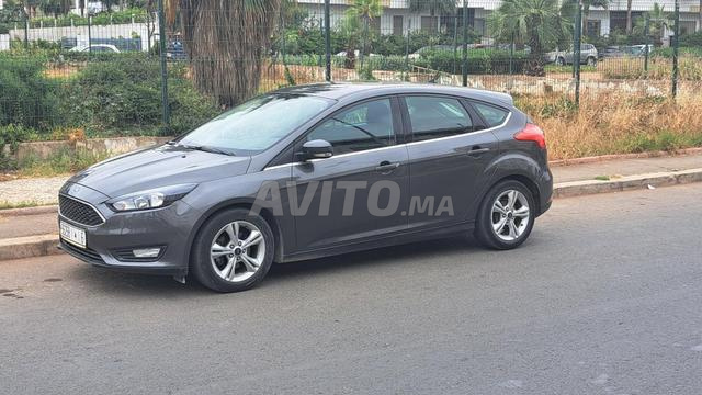 Ford focus 60000 km très bon etat