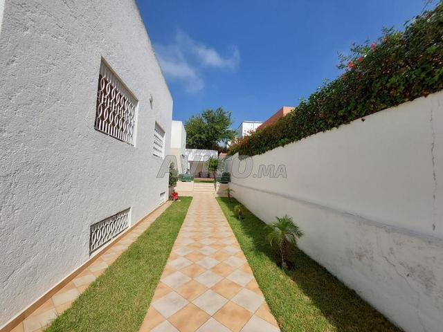 Vente d’une villa de 606 m² - Bir Rami Est - 2