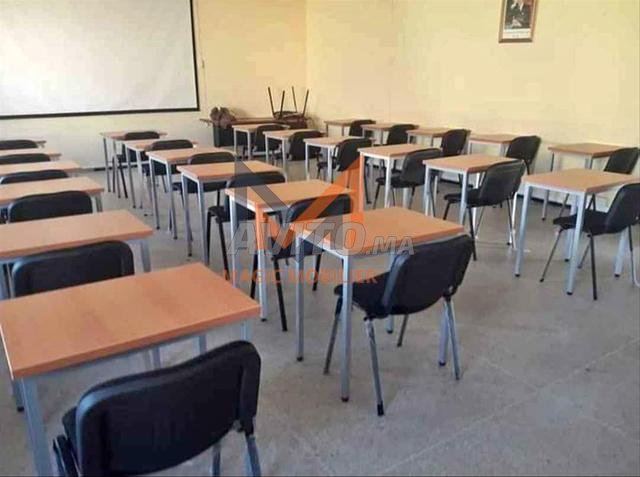 طاولة مدرسية مع كرسي