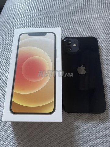 iphone 12 noir 64 GB Excellent état avec facture 