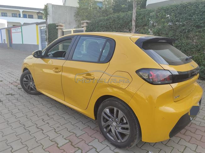 Peugeot 208  1min