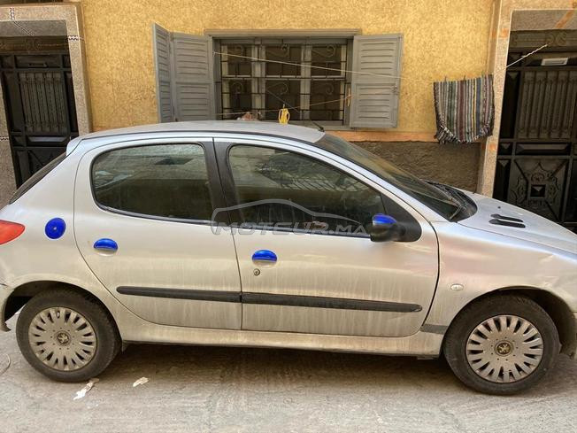 peugeot 206 en bonne état 