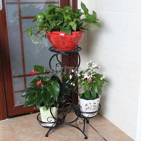 Porte vase en fer forgé