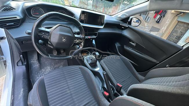 Peugeot 208 model 2021