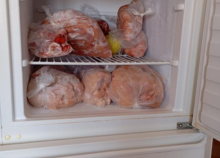 Frigo à vendre en bon état de fonctionnement .