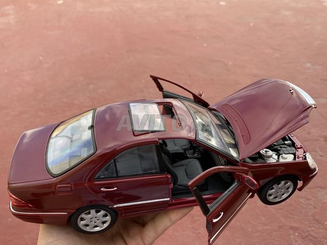 Miniature voiture Mercedes S-Class 1/18 